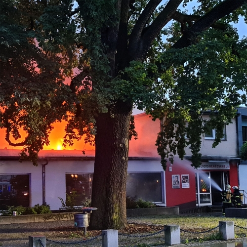 Brand bei RINGFOTO HENTZSCHELs ind Guben